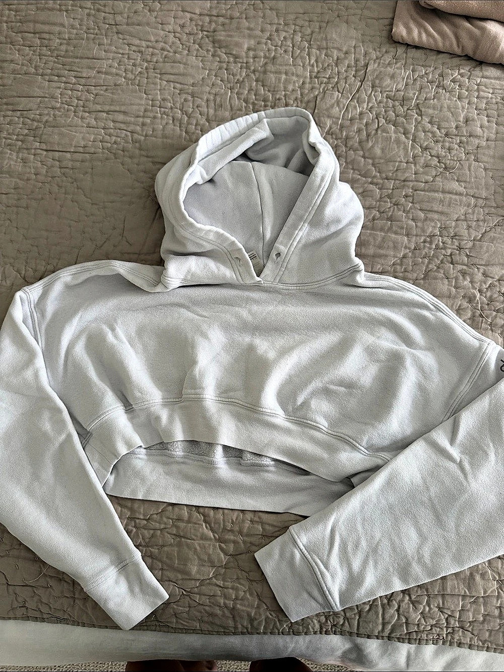 Alo Yoga Cropped Hoodie in White Size XS